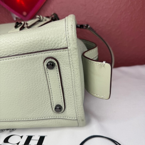 Coach 1941 Rogue 25 Pale Green - Picture 11 of 16